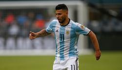 Агуэро обвинили в том, что он играет в сборной Аргентины из-за дружеских отношений с Месси