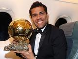 Даниэл Алвес: «Роналду не заслужил попадания в тройку финалистов «Золотого мяча»