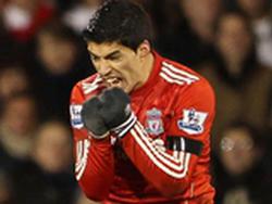 Луис Суарес ударил соперника в лицо (ВИДЕО)