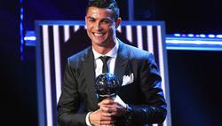 Иньеста: «Роналду заслужил награду, но лучшим в мире игроком остаётся Месси»