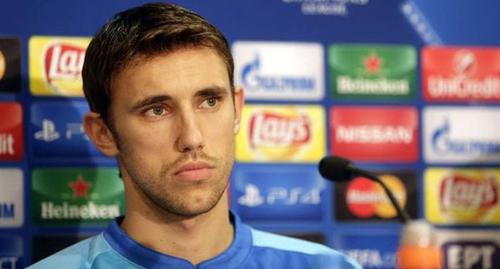 У Пиварича рассечение головы длиной 7 см. Ему наложили швы