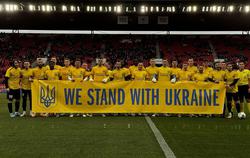 Prags Slavia: "Wir unterstützen die Ukraine" (FOTOS)