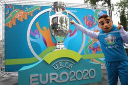 УЕФА: Евро-2020 пройдет со зрителями. В Будапеште намерены пустить 100% человек на матчи!
