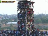 Стадион в Нигерии, который вмещает 25 тысяч человек, собрал 40 тысяч зрителей (ФОТО)