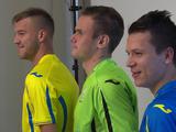 Ярмоленко, Коноплянка и Коваль приняли участие в фотосессии сборной (ВИДЕО)