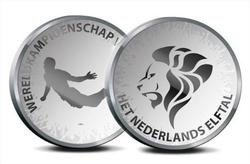 В Нидерландах выпустили монеты с «летящим» ван Перси (ФОТО)
