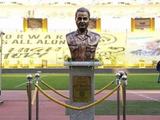 Матч азиатской Лиги чемпионов отменен из-за памятника иранскому генералу, установленному возле футбольного поля (ФОТО)