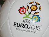 На матче Украина — Канада болельщикам подарят 22 мяча Евро-2012