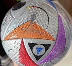 У мережі з'явилися фото м'яча Євро-2024