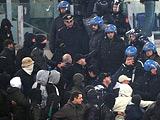 Гнев после упущенного чемпионства фанаты «Фенербахче» излили на полицию