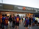 Фанаты «Барселоны» устроили акции протеста против ухода Месси