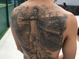 Игрок «Манчестер Сити» сделал тату на всю спину со своим изображением (ФОТО)