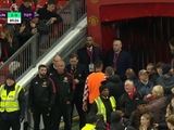 Ronaldo left the Manchester United bench before the final whistle (PHOTO)