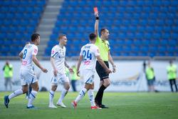 The UAF Committee of Referees in the match "Dnipro-1" - "Dynamo" did not see a penalty on Brazhko and called correct the removal