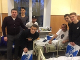 Трошки фоток з соцмереж - Футболісти Динамо провідали нашіх воїнів в госпіталі 