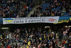 Georgische Grenzbeamte hielten ukrainische Fans separat fest und vernahmen sie