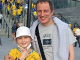 Сборная Украины помогает спасти юного футболиста