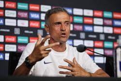 Луис Энрике жестко ответил журналисту на вопрос о Забарном и сафонове