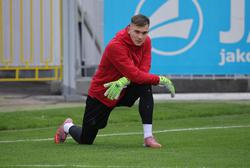 «Приехал в «Динамо» на просмотр защитником, сказали: «Будешь вратарем», — вратарь «Вереса»