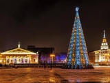Фотофакт: У Воронежі новорічна ялинка сяє жовто-синіми кольорами