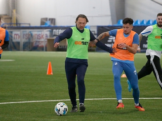 «Динамо» зіграло у футбол із журналістами