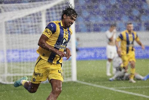 «Можем гордиться собой. Но через неделю нам предстоит завершить выполнение задачи», — автор дубля в ворота «Динамо»