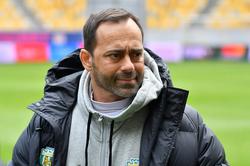 «Разгневаны результатом. И в первую очередь тем, как нам забивали голы», — Фран Фернандес после 0:3 «Карпат» от «Шахтера»