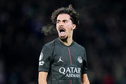 Thomas Frank: „Meiner Meinung nach spielt der nächste Ballon d’Or-Gewinner im Mittelfeld“