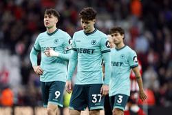 «Вулверхэмптон» проиграл 10-й матч подряд, команда идет последней в АПЛ