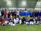 Динамовцы сыграли в футбол с детьми из зоны АТО