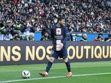 Kibice PSG bookują Messiego w meczu z Rennes