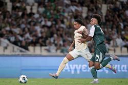 Бывший арбитр ФИФА: «Был очевидный толчок в спину нападающего «Шахтера». Почему арбитр не отреагировал — для меня загадка»