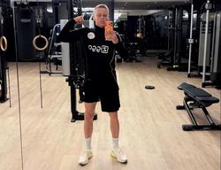 Зінченко показав, як тренується у формі «Аякса», але клуб дивиться у бік захисника «Жирони»