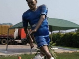 В Гане сделали странную статую Эссьена (ФОТО)
