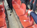 Charleroi fans threw dead rats at Standard's fans (PHOTO)