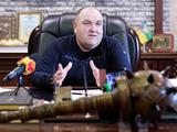 Олександр Поворознюк: «За моїх футболістів зарплату їхні жінки вибивають»