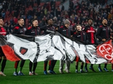 "Bayer" wurde die erste Mannschaft in der Geschichte des deutschen Fußballs, die in den ersten 25 Spielen der Saison nicht verlo