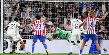 Лунин в матче с «Атлетико»: голы и капитанская повязка