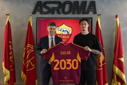 Офіційно: «Рома» продовжила контракт з голкіпером Міле Свіларом