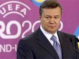 Янукович поздравил Блохина и напомнил ему об ответственности