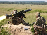 Streitkräfte der Ukraine zeigten, wie Javelin einen russischen Panzer zerreißt