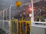 После матча «Фенербахче» — «Галатасарай» фанаты хозяев устроили беспорядки