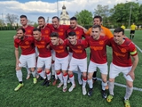 Erste Fußballmannschaft unter Binnenvertriebenen in der Ukraine gegründet (FOTOS)