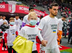 Поддержка от «Браги»: украинские дети вывели команды на матч чемпионата Португалии (ФОТО)