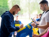 Футболісти і тренери збірної України прогулялися Вроцлавом у день матчу з Польщею (ФОТО)