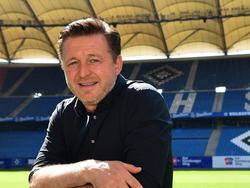 Руководство «Гамбурга», после вылета из бундеслиги, подписало новый контракт главным тренером