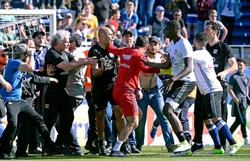 Стюард «Бастии», атаковавший футболиста «Лиона», будет уволен и лишен лицензии