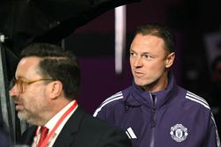 Рой Кін: «Що такого зробив Джонні Еванс, щоб тренувати МЮ?»