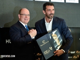 Джанлуиджи Буффон выиграл награду «Golden Foot», обойдя Месси, Роналду и Руни