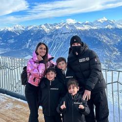 Месси вместе с семьей отдыхает в Альпах (ФОТО)
